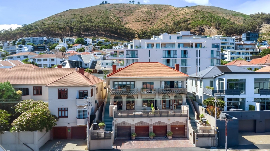 2 Bedroom Property for Sale in Sea Point Western Cape